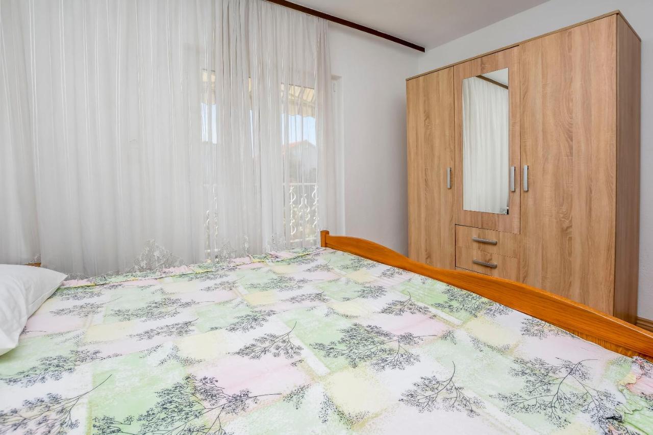 Apartments Karleusa 로고즈니차 외부 사진