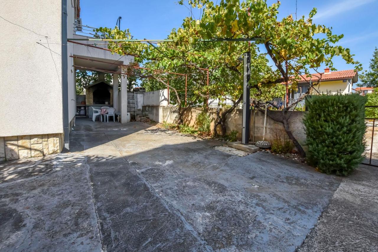 Apartments Karleusa 로고즈니차 외부 사진