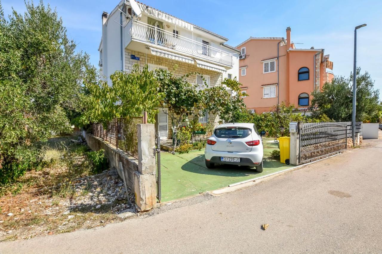 Apartments Karleusa 로고즈니차 외부 사진