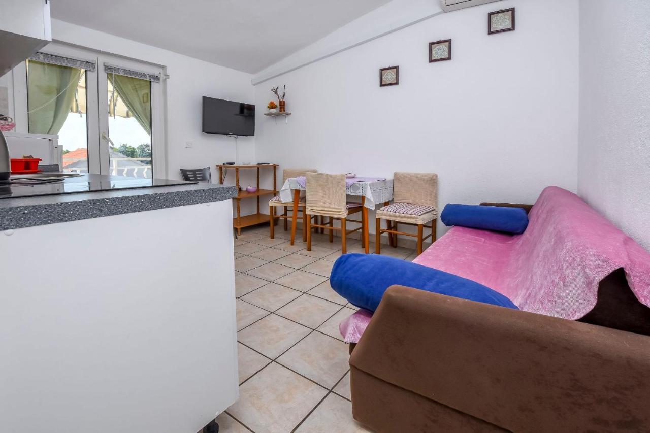 Apartments Karleusa 로고즈니차 외부 사진