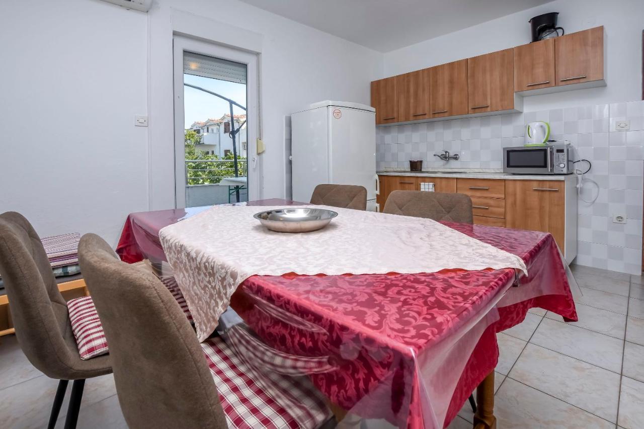 Apartments Karleusa 로고즈니차 외부 사진