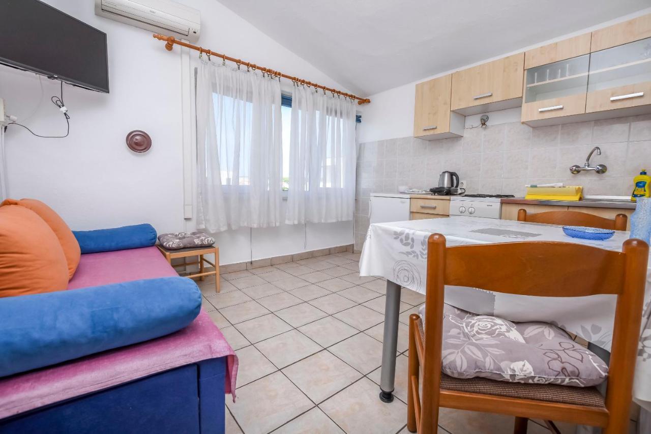 Apartments Karleusa 로고즈니차 외부 사진